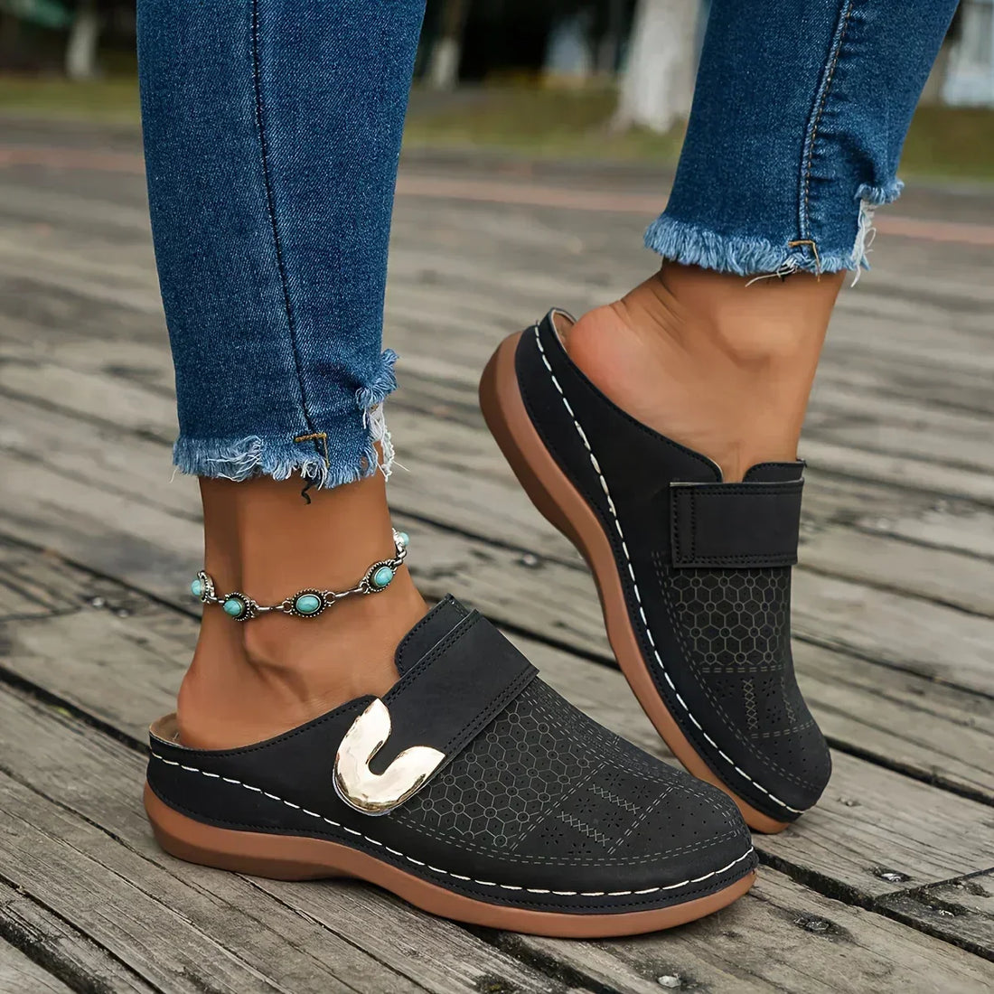 Caprielle | Chikke kilehælssandaler